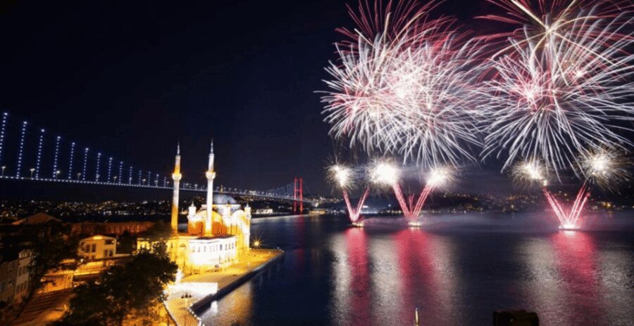 Istanbul: New Year's Eve Bosphorus Dinner Cruise Party 2026 - Key things to know before you go