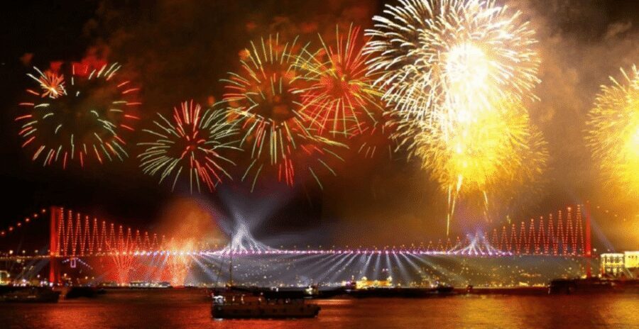 Istanbul: New Year's Eve Bosphorus Dinner Cruise Party 2026 - Nightlife sightings: Reina and Sortie from the Strait