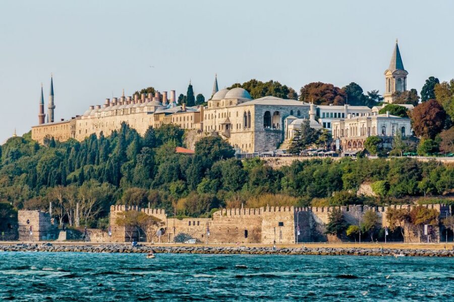 Istanbul: Old City Full-Day Tour with Lunch and Hotel Pickup - Hippodrome: the Byzantine stadium you can still feel