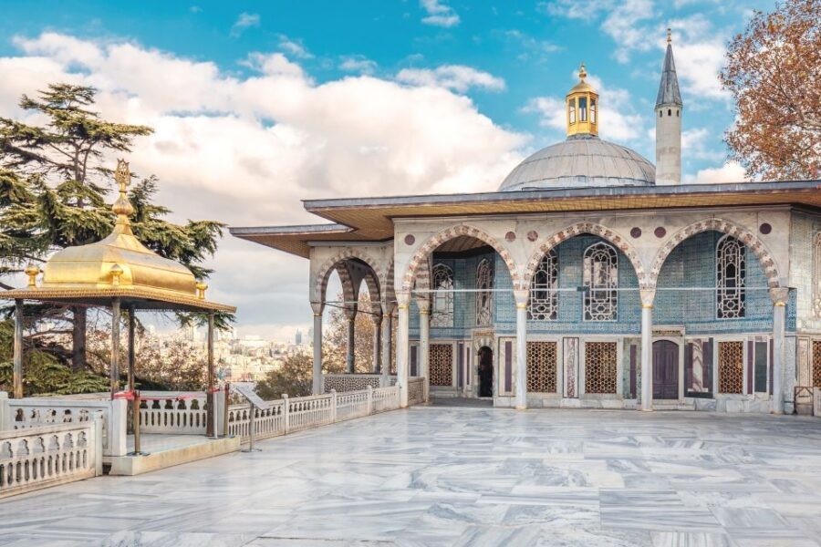 Istanbul: Old City Full-Day Tour with Lunch and Hotel Pickup - Blue Mosque: tilework, worship rules, and what to watch for
