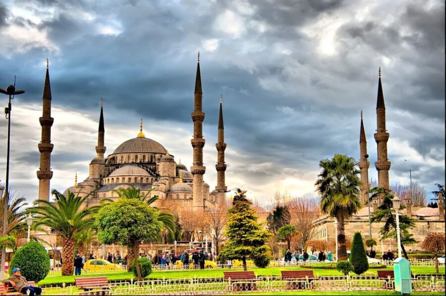 Istanbul: Old City Full-Day Tour with Lunch and Hotel Pickup - Grand Bazaar: where to shop, how to bargain, and where lunch fits