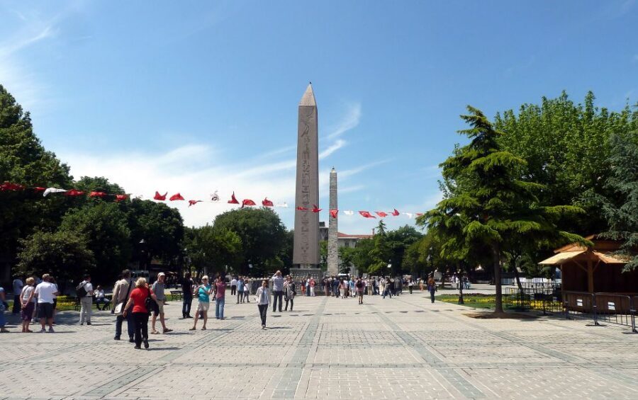 Istanbul Old City to Grand Bazaar Tour - Topkapi Palace: Sultan Life, Then a Golden Horn View