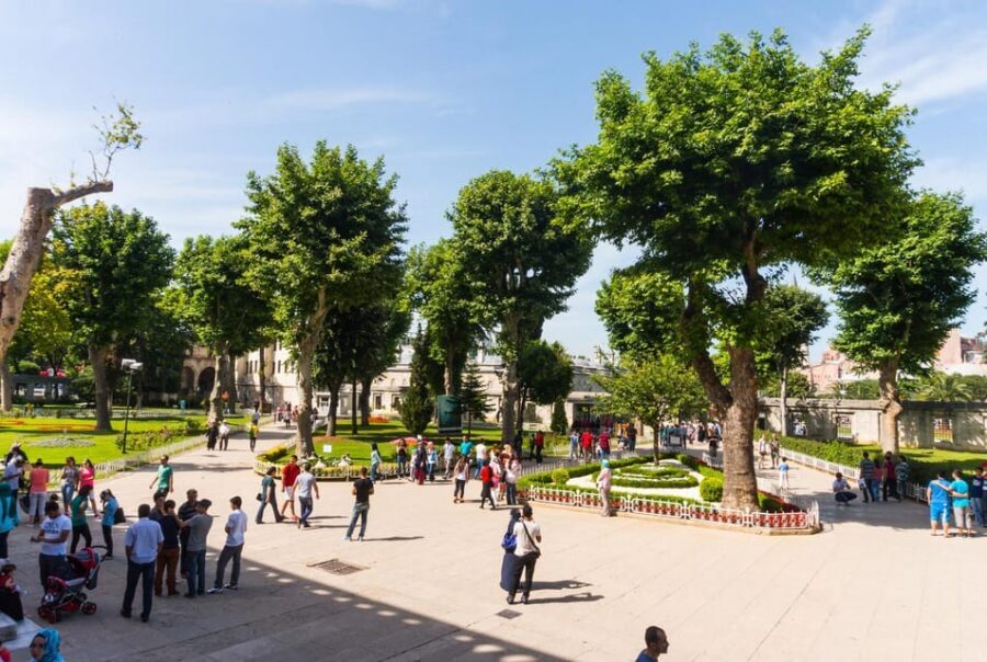 Istanbul Old City Top Sights Private Walking Tour, Tickets - Sultanahmet Square and the Hippodrome site: where the walking starts making sense