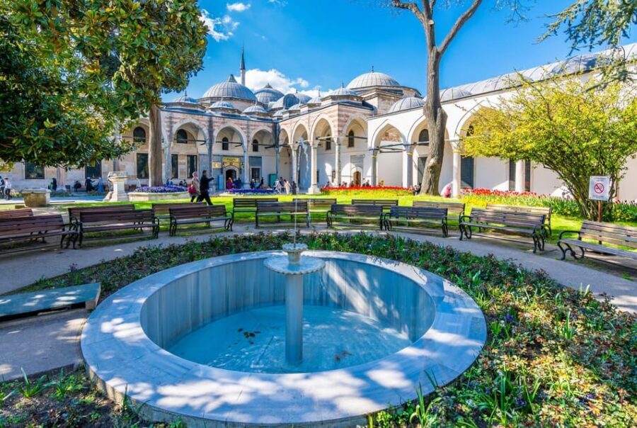Istanbul Old City Top Sights Private Walking Tour, Tickets - Hagia Sophia Fast Track: skip the ticket line, not the security reality