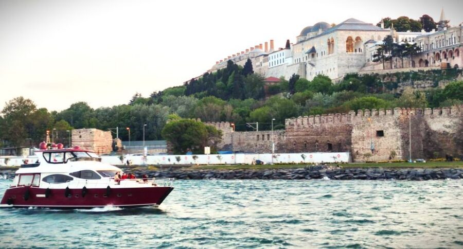 Istanbul: Old City Tour and Luxury Sunset Bosphorus Cruise - Topkapi Palace: why this stop takes effort and rewards it