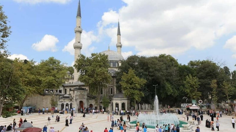 Istanbul: Old City Walking Tour - Small Group - Hagia Sophia (about 1 hour): the stop that anchors the whole area
