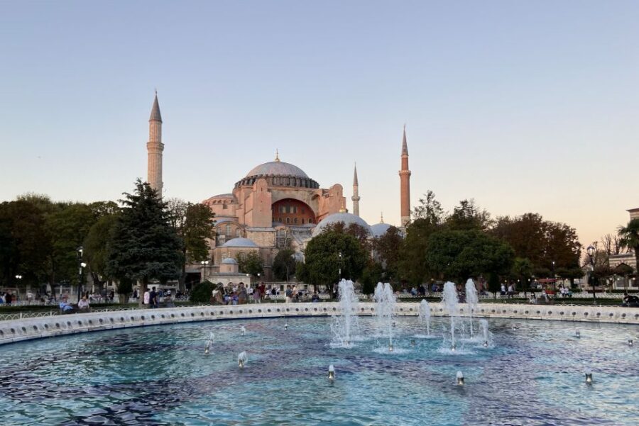 Istanbul: Old Town Highlights Tour & Bosphorus Cruise - Spice Bazaar on the Golden Horn: Great Smell, Short Time
