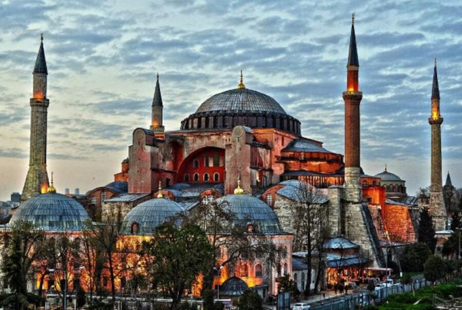 Istanbul: Old Town Tour and Bosphorus Lunch Cruise - Hippodrome to German Fountain: why the context helps