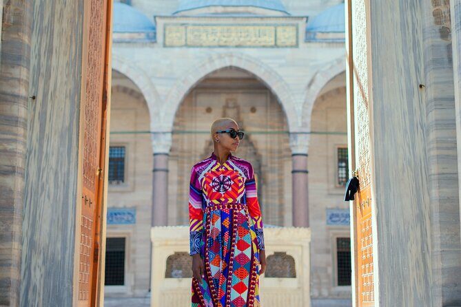 Istanbul Photoshoot at Top Spots - Recep’s crowd-smart style: top spots without the worst of it