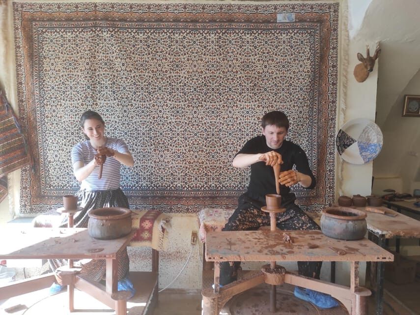 Istanbul: Pottery Workshop - Entering TESTİ QUARTZ CERAMIC in Cağaloğlu