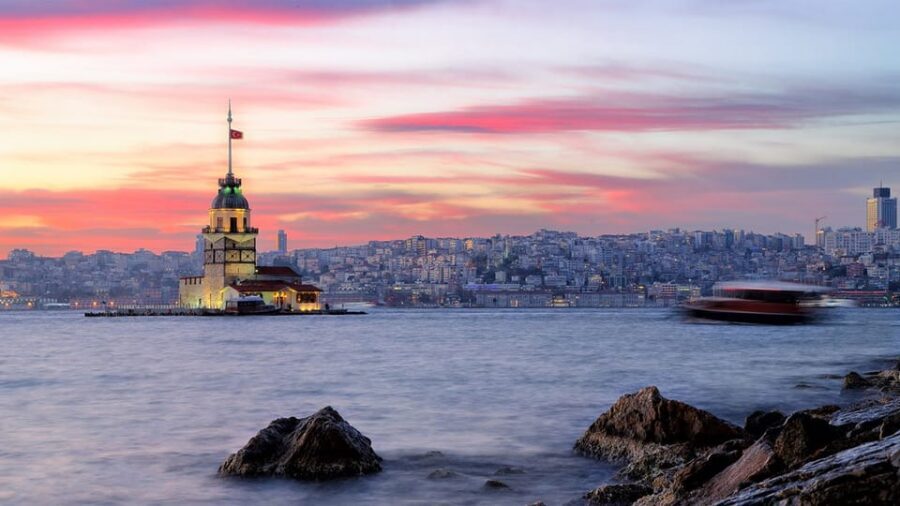 Istanbul: Private Bosphorus Strait Sightseeing Yacht Cruise - A tight two-hour route with maximum shoreline payoff