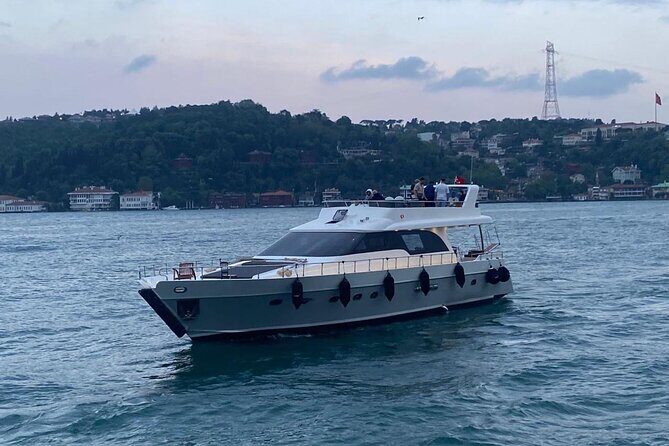 Istanbul: Private Bosphorus Tour On Luxury Yatch - Who this Bosphorus yacht tour is best for