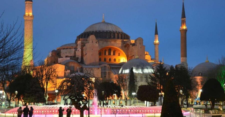Istanbul: Private Customized Tour - The Sultanahmet Power Trio: Hippodrome, Blue Mosque, Hagia Sophia
