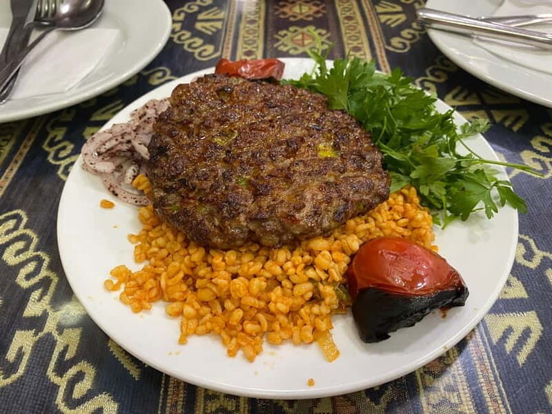 Istanbul: Private Food and City Tour with a Local Host - Kadıköy breakfast energy: ferry views and menemen