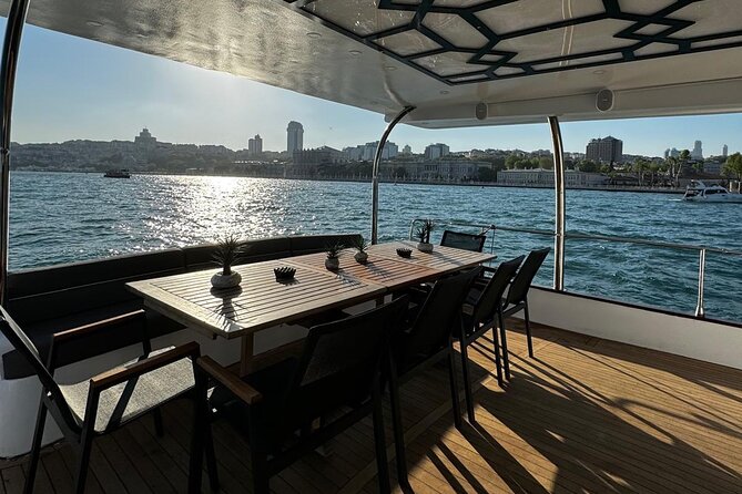 Istanbul Private Luxury Yacht on Bosphorus 25 Meter 82 Feet - Key things I’d mark on your “yes” list