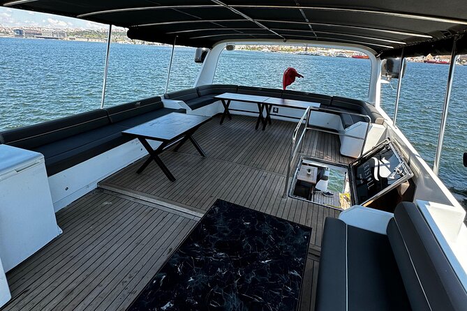 Istanbul Private Luxury Yacht on Bosphorus 25 Meter 82 Feet - Why this 2-hour Bosphorus yacht feels worth it
