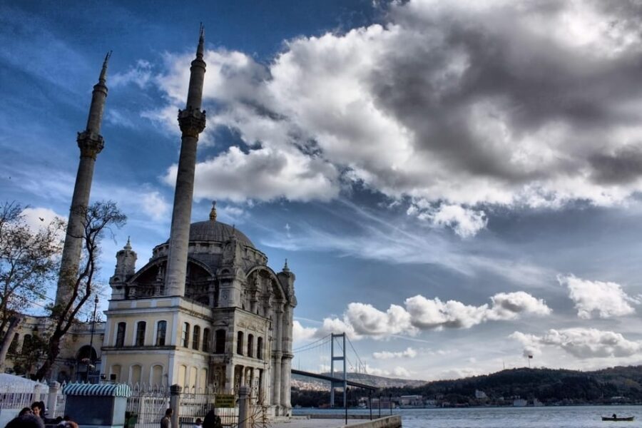 Istanbul: Private Old City Tour with Bosphorus Cruise - Sultanahmet Without the Guesswork: Hagia Sophia and the Blue Mosque