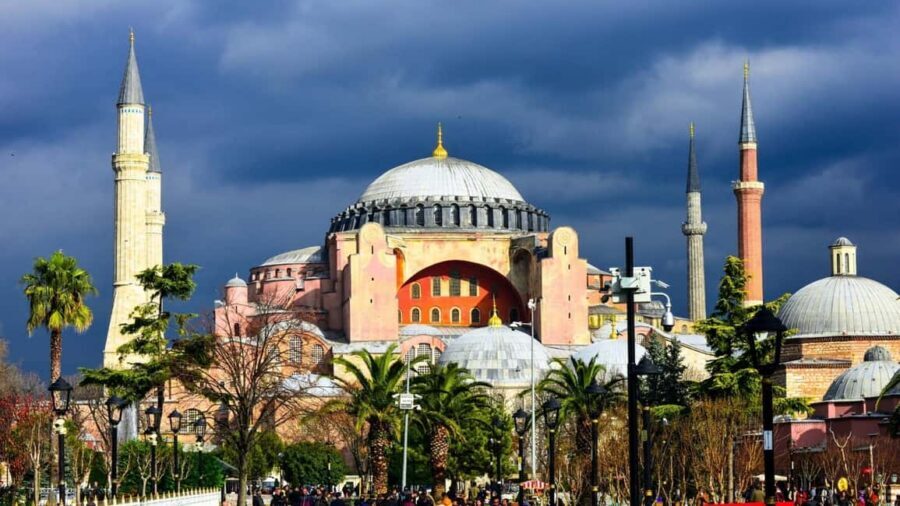 Istanbul: Private Sightseeing Tour in Multiple Languages - Starting at the German Fountain: Where Your Day Gets Organized