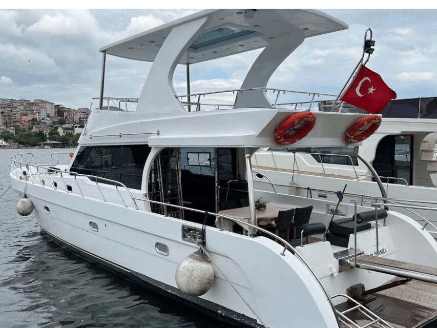 Istanbul: Private Yacht Organization on Bosphorus (14 Meter) - The live guide factor: history without the lecture vibe