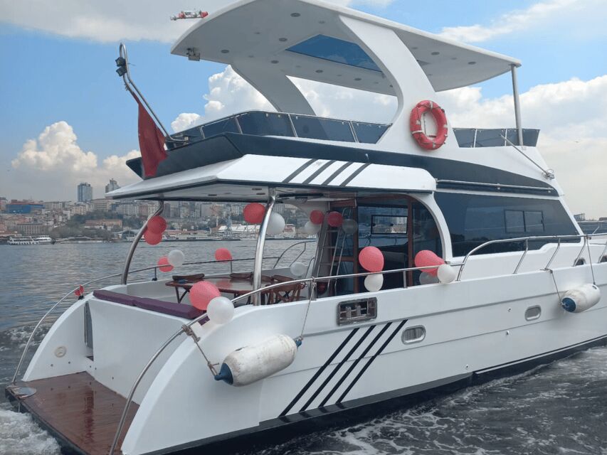 Istanbul: Private Yacht Organization on Bosphorus (14 Meter) - Price and value: what $325 buys for a small group