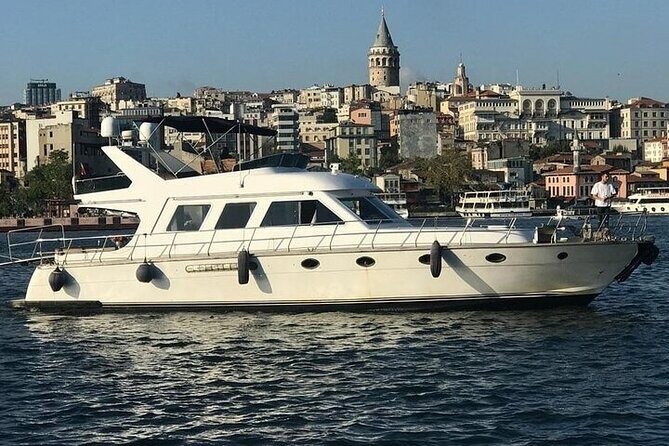 Istanbul Private Yacht Sunset Tour - 2 Hours - The real experience: 2 hours, but lots to see