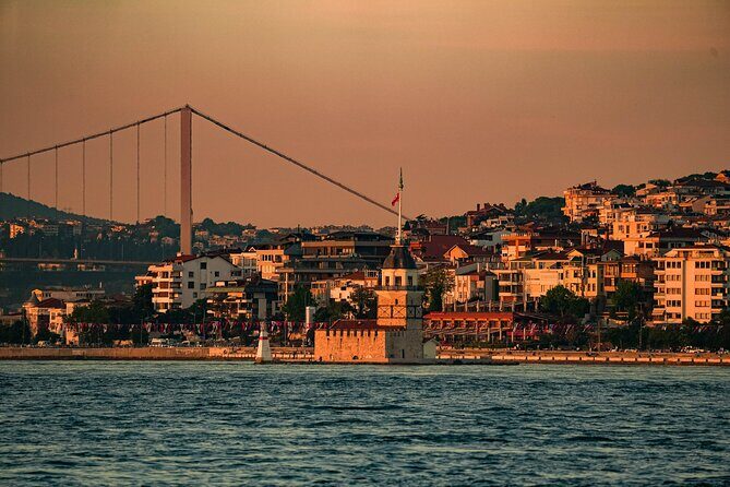 Istanbul Private Yacht Sunset Tour - 2 Hours - Galata Tower + Galata Bridge: two viewpoints that set the mood