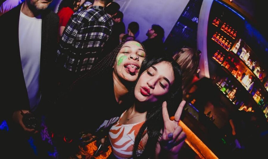Istanbul: Rooftop Pub Crawl with Party Bus - Practical Tips: What to Bring and How to Dress