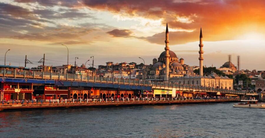 Istanbul: Semi Private Bosphorus Tour - Dolmabahçe, Çırağan, Beylerbeyi, and Rumeli Hisarı: What to Watch For