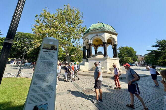 Istanbul Sightseeing Walking Tour - Topkapı Palace and Sultanahmet Square: history with a photo window