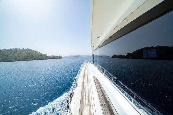 Istanbul: Small-Group Yacht Cruise with Snacks, Sunset or Daytime - Boarding at Karaköy: Finding the Yacht Without Stress