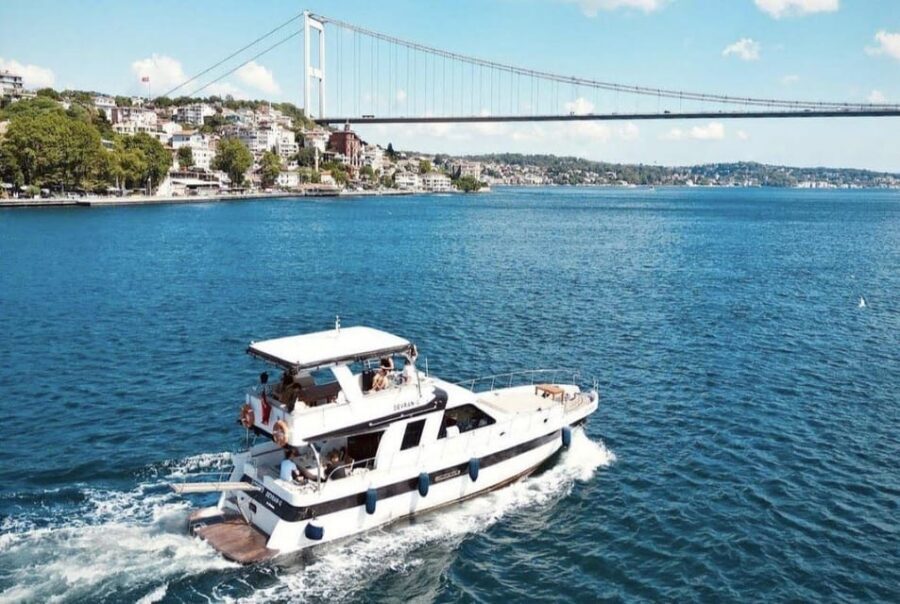 Istanbul: Small Group Yacht Tour with Unlimited Wine - Why This Bosphorus Yacht Tour Feels Like Hanging Out, Not a Big Cruise