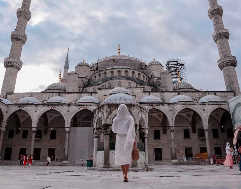 Istanbul-St Sophia,Blue Mosque,Hippodrome Guided Tour - Sultanahmet Square and the Hippodrome: where the Roman race track went underground