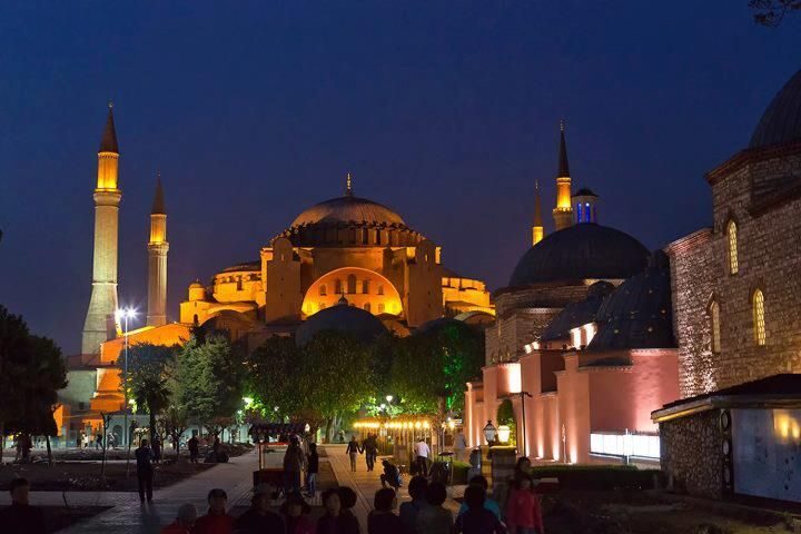 Istanbul-St Sophia,Blue Mosque,Hippodrome Guided Tour - Hagia Sophia: the building you read like a timeline