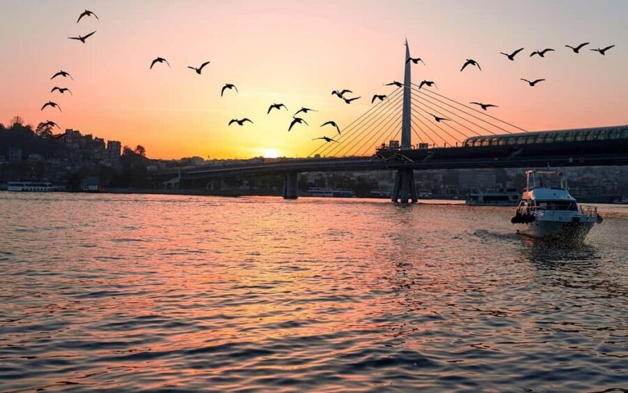 Istanbul: Sunset Bosphorus Yacht Cruise with A break on Asia - Why This Bosphorus Yacht Cruise Works So Well