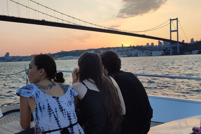 Istanbul Sunset Cruise on Luxury Yacht - Guided Group Cruise - Stop-by-Stop: What You’ll See From the Water