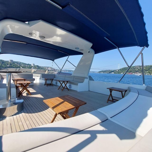 İstanbul: Sunset Cruise with Refreshments - Galatasaray Islet and Rumeli Fortress: the “defenses and drama” section