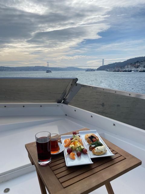 İstanbul: Sunset Cruise with Refreshments - Galataport meeting point: where the cruise starts