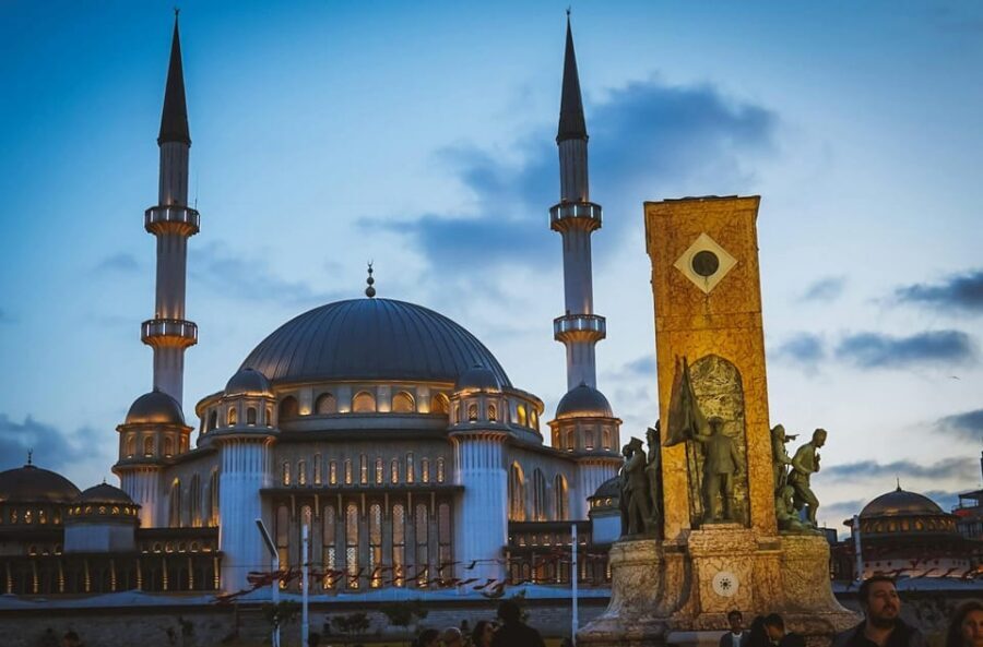 Istanbul: Taksim District Half-Day Walking Tour - Key highlights at a glance