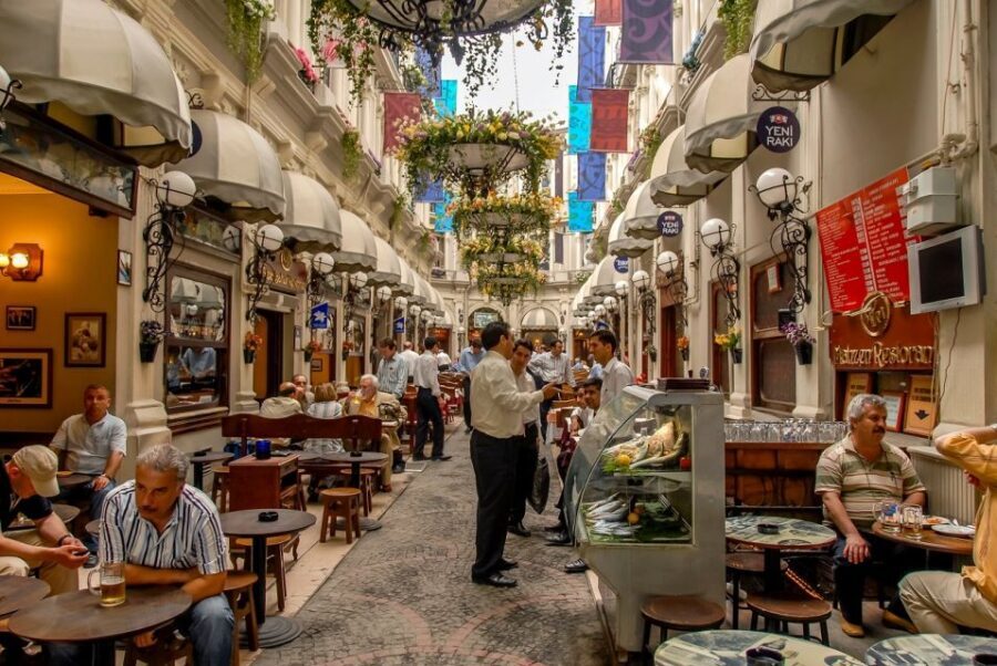 Istanbul: Taksim District Half-Day Walking Tour - St. Anthony of Padua Church and the Italian thread