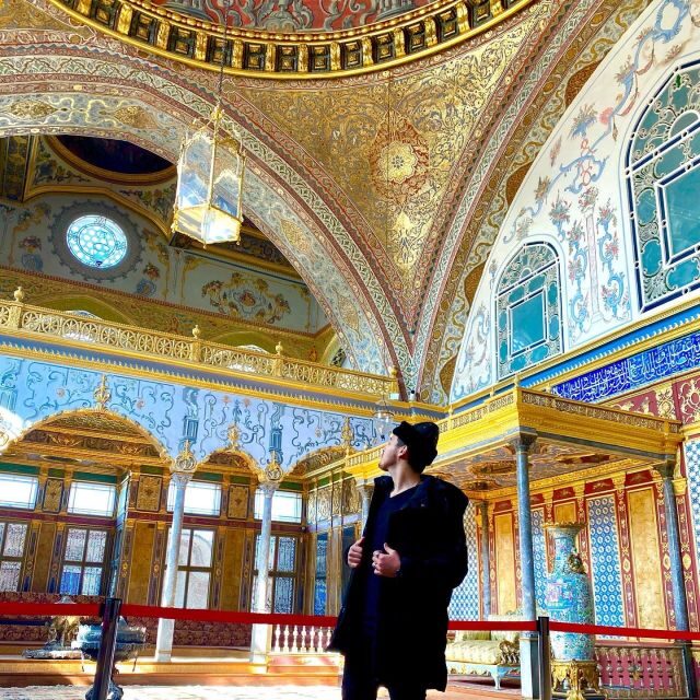 Istanbul: Topkapi Palace Guided Tour - Inside Topkapi: courtyards, terraces, and the Ottoman layout