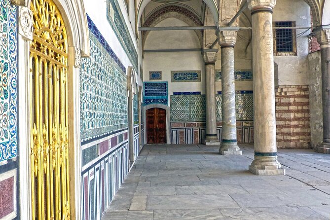 Istanbul: Topkapi Palace Guided Tour and Skip The Line - Who This Tour Suits Best (and Who Might Prefer a DIY Day)