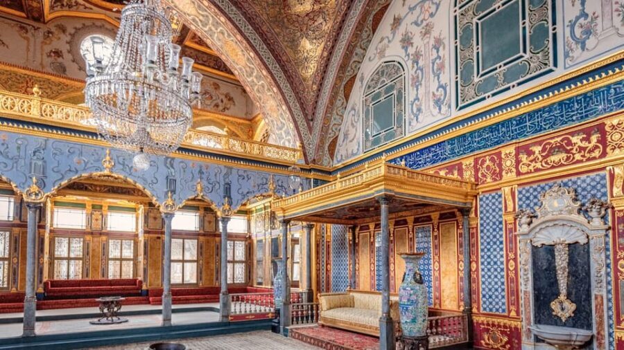 Istanbul: Topkapi Palace Guided Tour w/ Skip-the-Ticket-Line - Topkapi Palace in 45 Minutes: What This Skip-the-Line Tour Really Gives You
