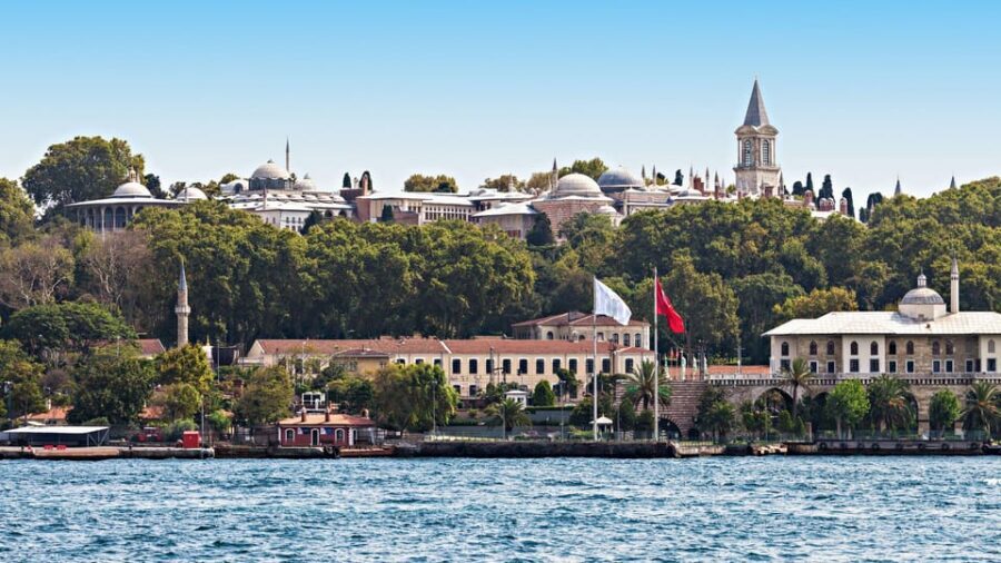 Istanbul: Topkapi Palace Guided Tour w/ Skip-the-Ticket-Line - Inside the Palace: Opulent Rooms, Courtyards, and Power Stories