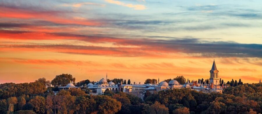 Istanbul: Topkapi Palace & Harem Tour Skip-the-Line Ticket - Guides make or break it: you’ll likely remember the storyteller