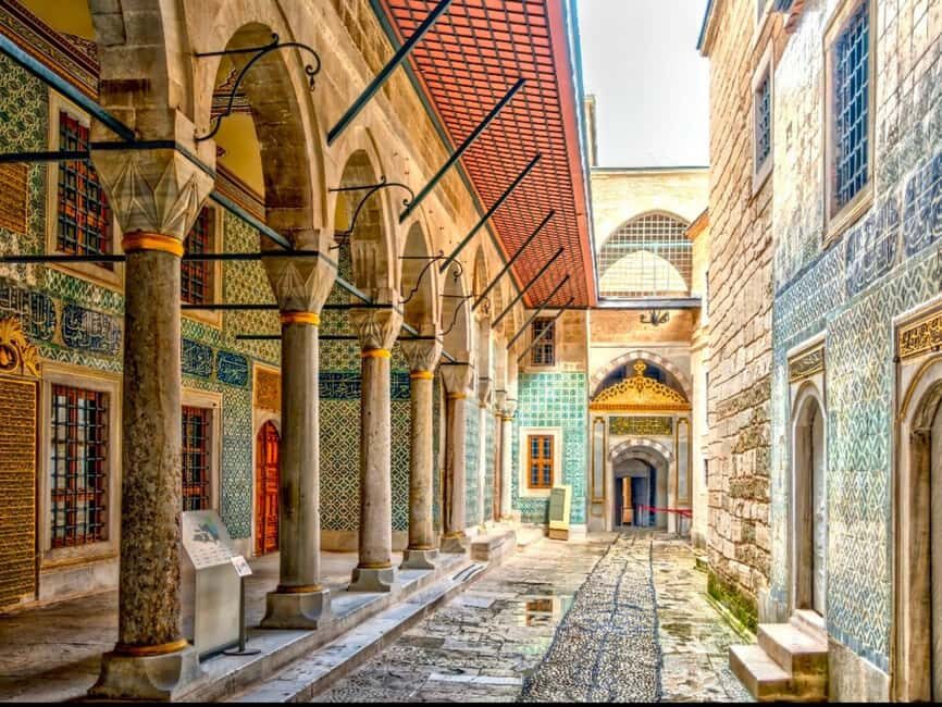 Istanbul: Topkapi Palace & Harem Tour Skip-the-Line Ticket - Entering Topkapi Palace: Skip-the-Line and the “you must go with us” rule