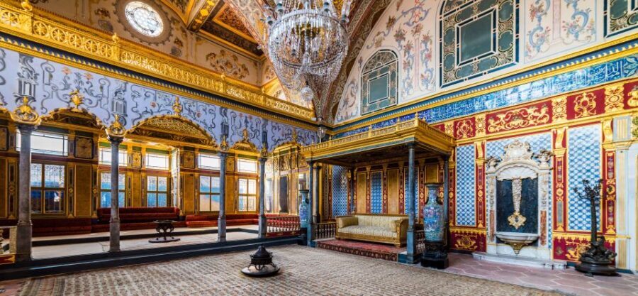 Istanbul: Topkapi Palace & Harem Tour Skip-the-Line Ticket - The Harem section: private life, explained through rooms and rules