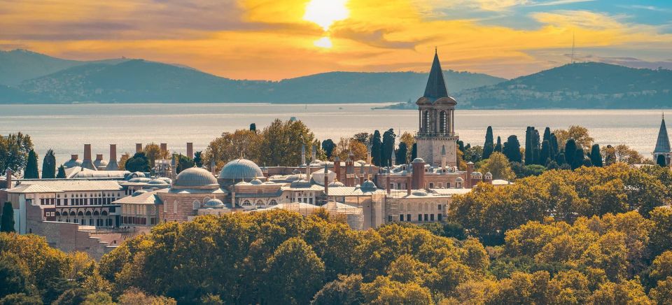 Istanbul: Topkapi Palace Skip-the-Line Ticket & Guided Tour - Meeting at the Fountain of Sultan Ahmed III: simple, but don’t be late