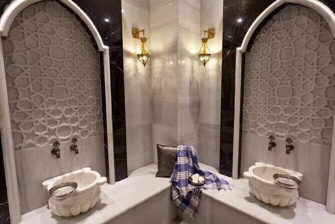 Istanbul: Traditional Turkish Bath - Finding Historical Vezneciler Bath in Süleymaniye