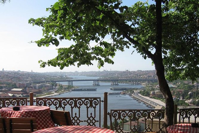 Istanbul Two Continents Tour with Lunch and Bosphorus Cruise - Bosphorus Strait and Cruise: Istanbul’s Skyline Moves Like a Movie