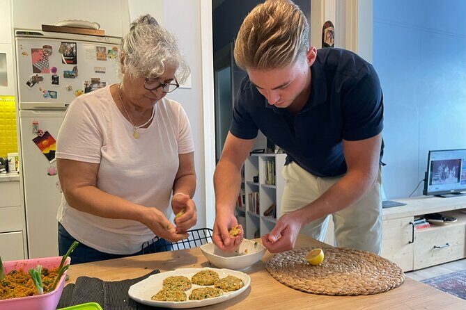 Istanbul Vegan/Vegeterian Cooking Class with Locals at Home - The best part: sitting down to a real meal with your host